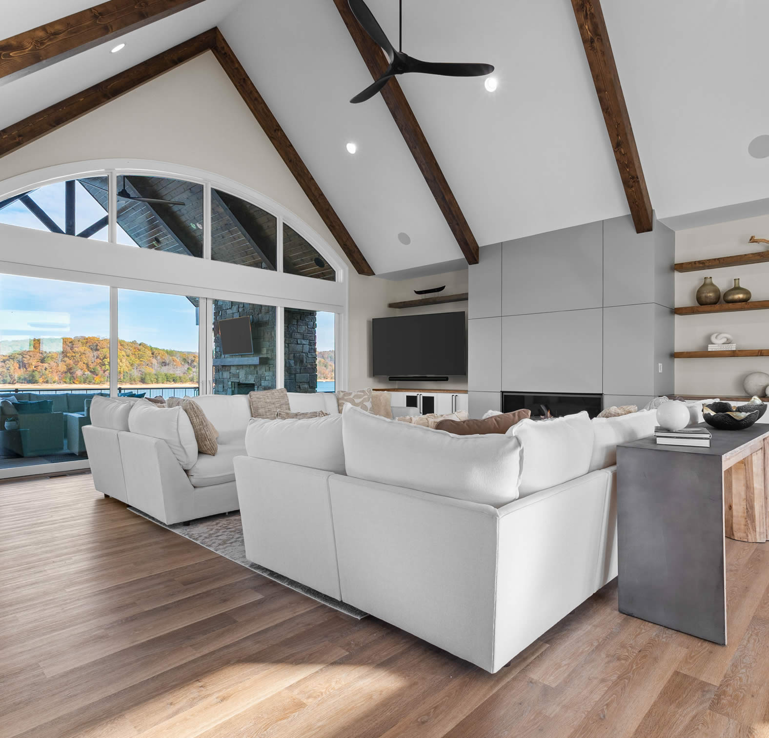 Luxury Lake House for Sale on Norris Lake